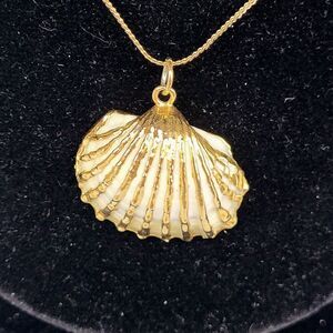 Gold Encrusted Gilded Seashell Necklace 16 in chain 1.25 in pendant fashion